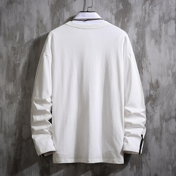 Modern, sima férfi blúz modell, hosszú ujjal és ovális nyakkivágással