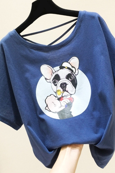 Bluză de damă cu aplicație de câine și mâneci scurte