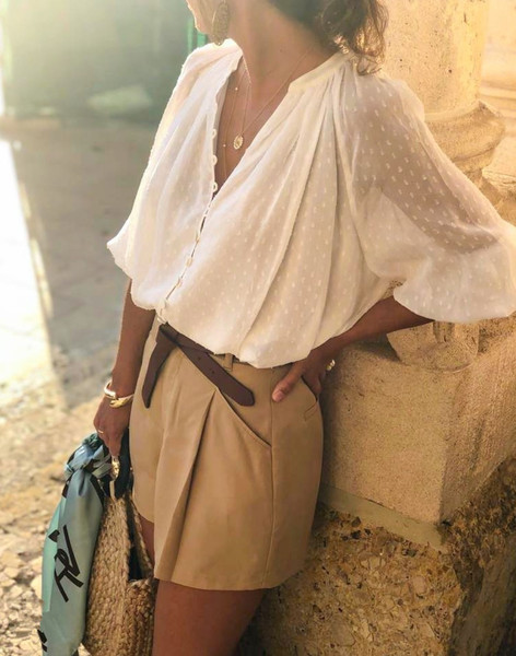 Cămașă modernă de damă cu decolteu în V adânc și șifon