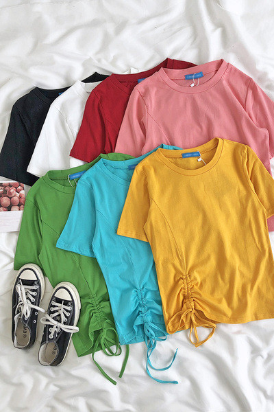 Női póló rövid ujjal és nyakkendővel