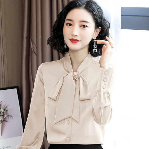 Cămașă de damă de ultimă generație cu panglică și nasturi