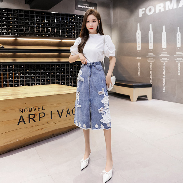 Fusta de dama din denim model nou cu motive rupte si broderie