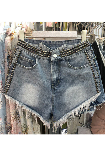 Pantaloni scurți de damă din denim cu nituri metalice