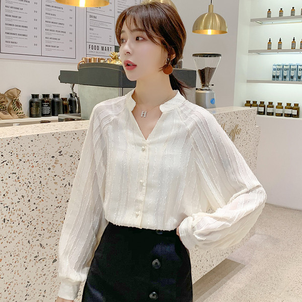 Cămașă elegantă de damă, cu nasturi și mâneci largi