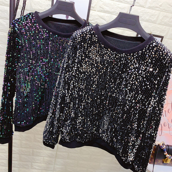 Bluză de damă modernă cu mâneci lungi, decolteu oval și paiete