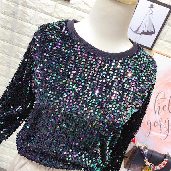 Bluză de damă modernă cu mâneci lungi, decolteu oval și paiete