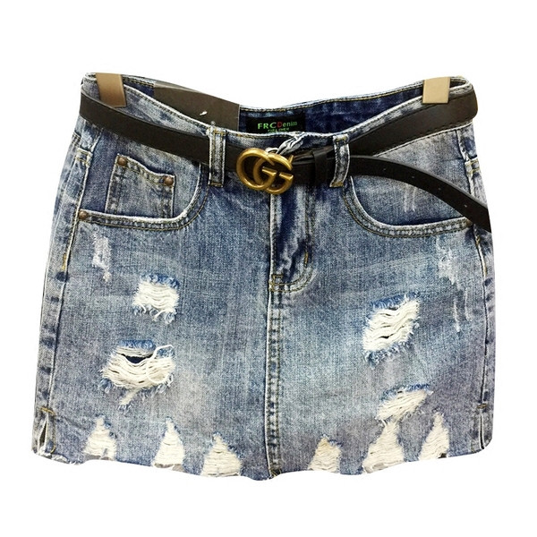 Modern női farmerszoknya szakadt motívumokkal, magas derékkal