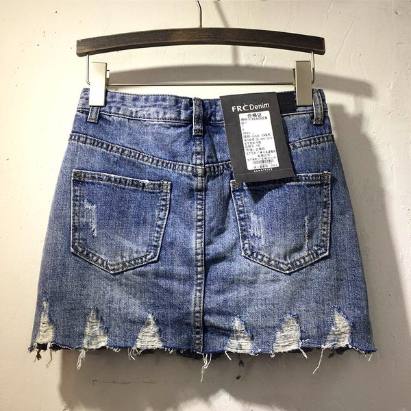 Fusta de dama casual din denim cu motive rupte