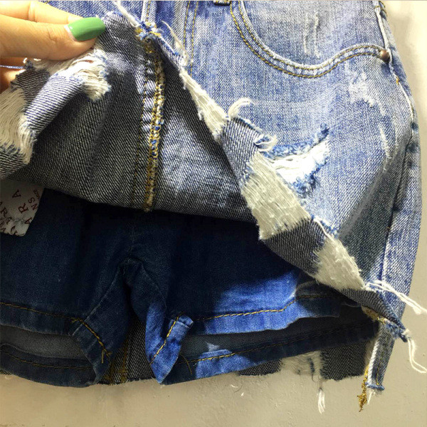 Fusta de dama casual din denim cu motive rupte