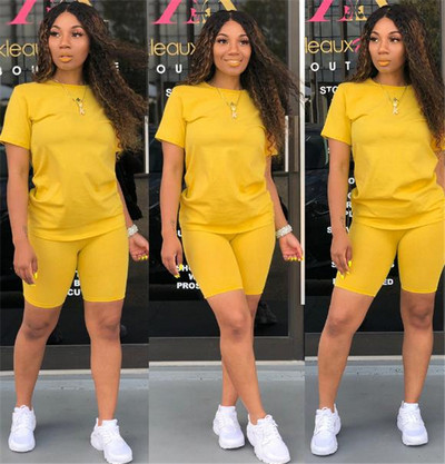 Kétrészes női sportkészlet, pólóval és nadrággal