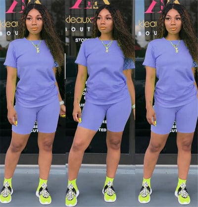 Kétrészes női sportkészlet, pólóval és nadrággal