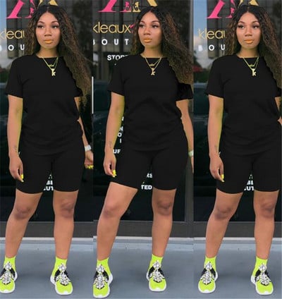 Kétrészes női sportkészlet, pólóval és nadrággal