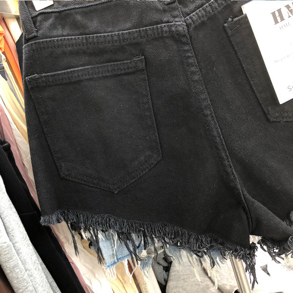 Női rövidnadrág új modellje elemmel - flitterekkel