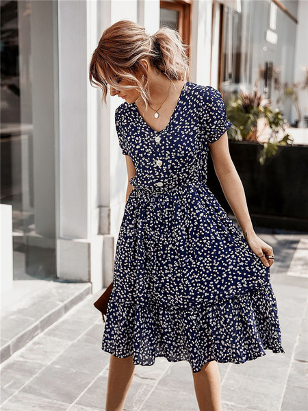 Rochie de dama decupata cu model floral si decolteu spitz