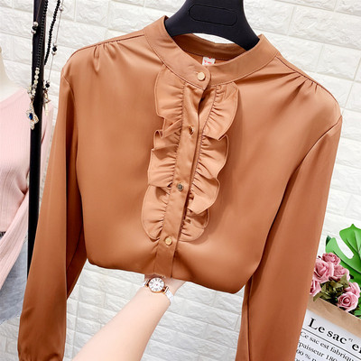 Cămașă de damă elegantă cu decolteu oval, mâneci lungi și nasturi