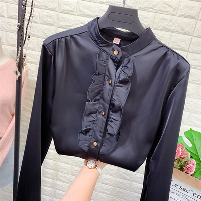 Cămașă de damă elegantă cu decolteu oval, mâneci lungi și nasturi