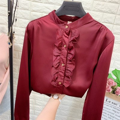 Cămașă de damă elegantă cu decolteu oval, mâneci lungi și nasturi