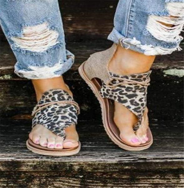 Ženske ležerne sandale s ravnim potplatom i životinjskim uzorkom
