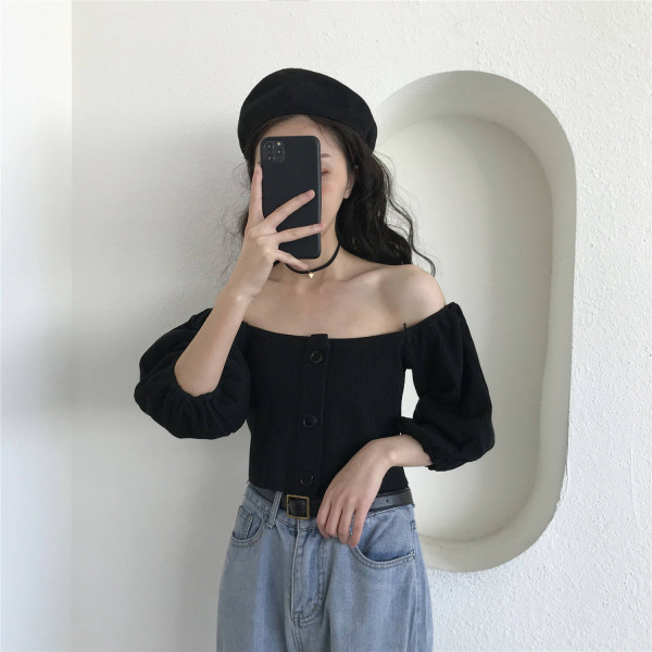 Bluză de damă de ultimă generație cu nasturi și mâneci căzute