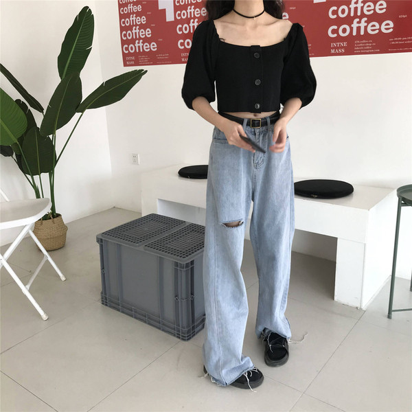 Bluză de damă de ultimă generație cu nasturi și mâneci căzute