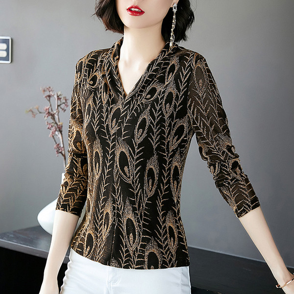 Naiste V-kaelusega ja pikkade varrukatega pluus