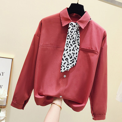 Cămașă modernă de damă cu panglică leopard pe guler
