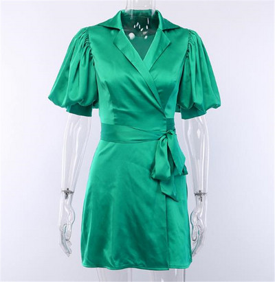 Elegantna ženska haljina s kratkim rukavima i špic izrezom u zelenoj boji