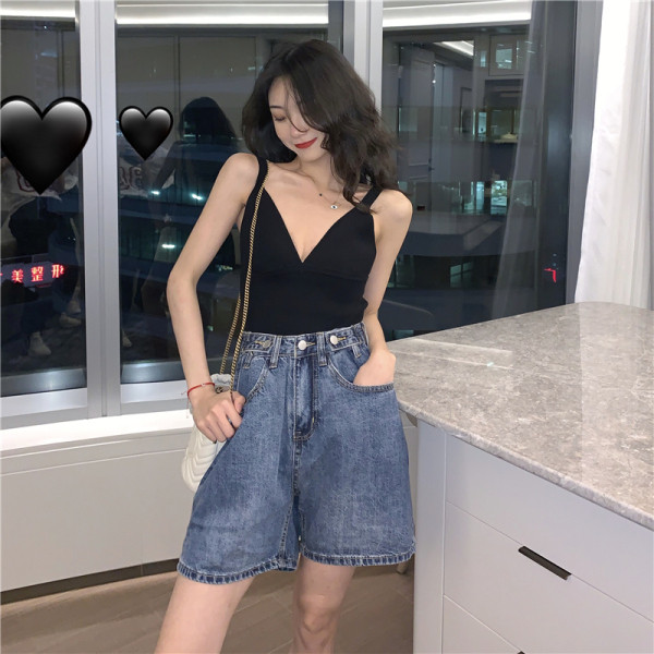 Maieu negru de damă, cu bretele largi și decolteu adânc