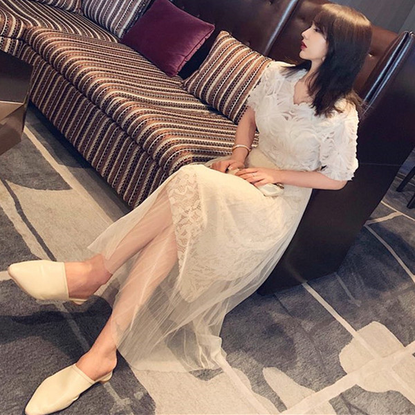 Ženski komplet čipkane bluze kratkih rukava i suknje visokog struka i tila