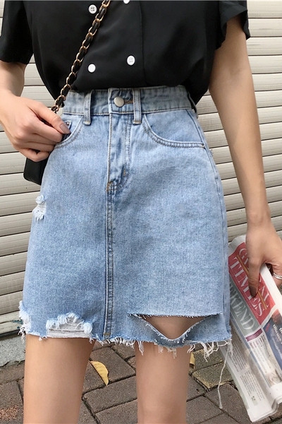 Fusta de dama scurta din denim cu talie inalta si motive rupte