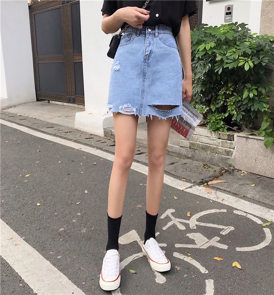 Fusta de dama scurta din denim cu talie inalta si motive rupte