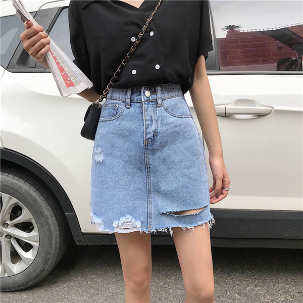 Fusta de dama scurta din denim cu talie inalta si motive rupte