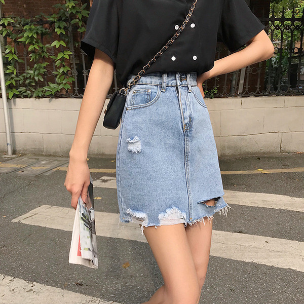 Fusta de dama scurta din denim cu talie inalta si motive rupte