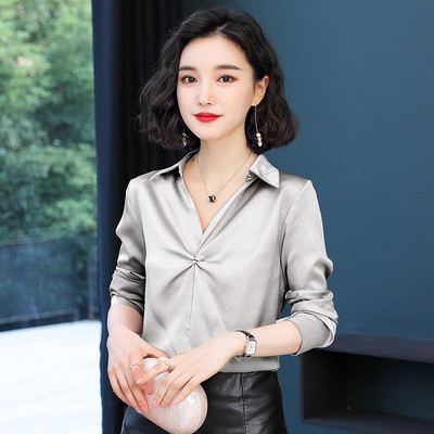 Копринена дамска риза с дълъг ръкав и шпиц деколте