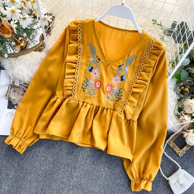 Cămașă casual de damă cu broderie și decolteu spitz