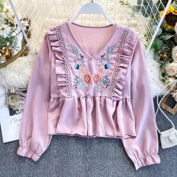 Cămașă casual de damă cu broderie și decolteu spitz