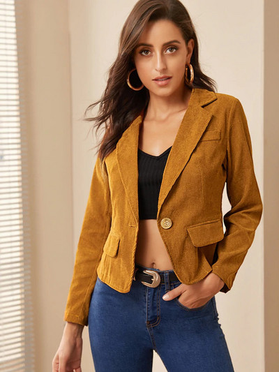 Rövid testre szabott női kabát utánzatos zsebekkel