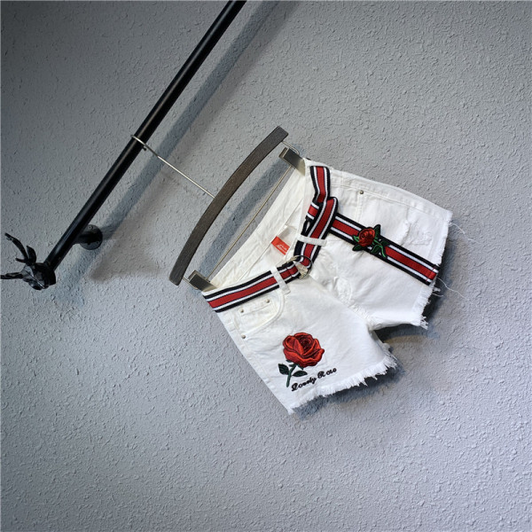 Model nou de pantaloni scurti de dama cu broderie si curea