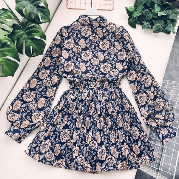 Virágmintás, hosszú ujjú női alkalmi ruha