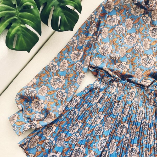 Virágmintás, hosszú ujjú női alkalmi ruha