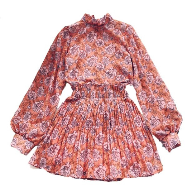 Virágmintás, hosszú ujjú női alkalmi ruha