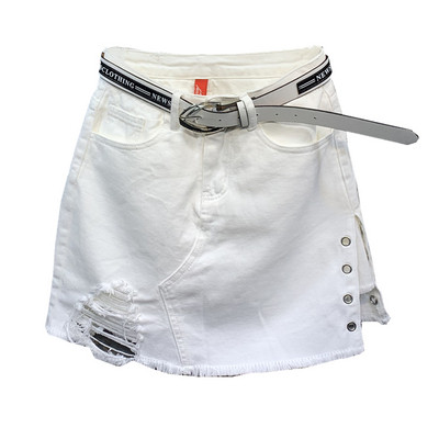 Modern női rövid szoknya övvel és fém elemekkel