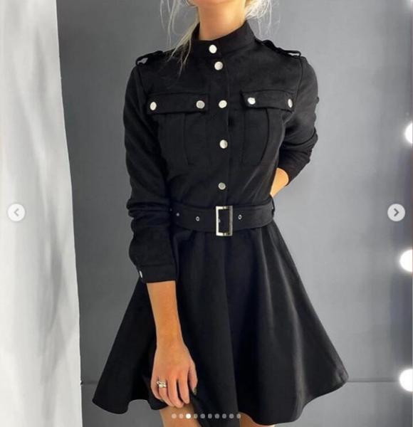 Модерна дамска разкроена рокля с копчета и джобове