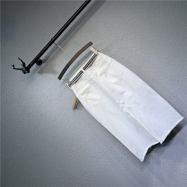 Novi model ženske traper suknje sa printom i remenom u bijeloj boji