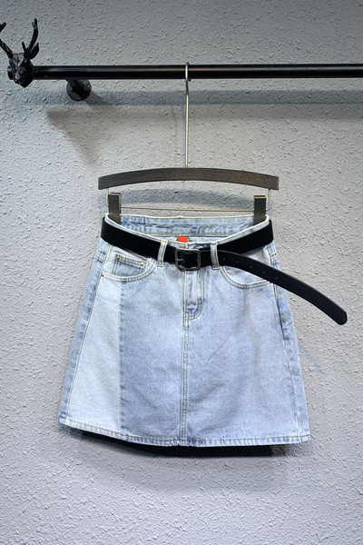 Új modell rövid női farmerszoknya kék övvel