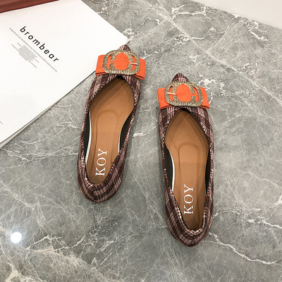 Mocasini de dama in carouri model ascutit cu catarama metalica si talpa plata