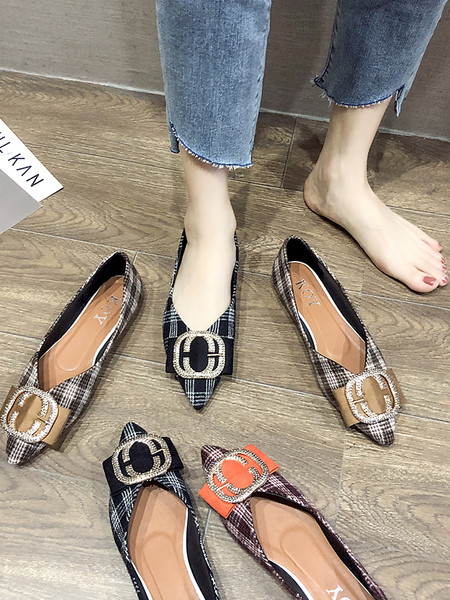 Mocasini de dama in carouri model ascutit cu catarama metalica si talpa plata