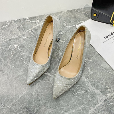 Stílusos hegyes női cipő fém sarokkal