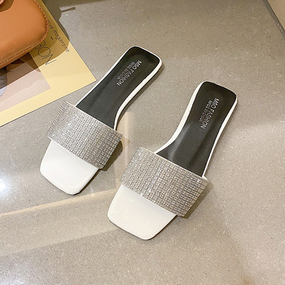 Modern női papucs kövekkel, lapos talppal