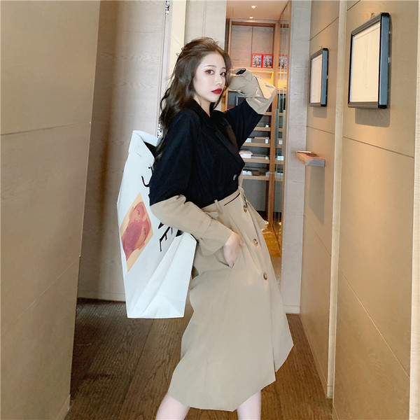 Jachetă de primăvară de damă în două culori, cu centură și nasturi